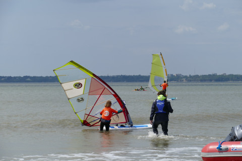 Planche à voile TOUT NIVEAU dès 10 ans et + : 4 jours